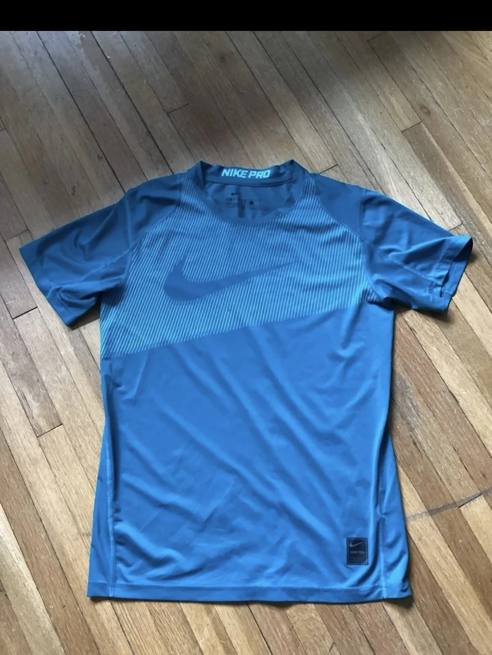 BOYS Nike Pro Dri-Fit Kids Large Teal Short Sleeved T-Shirt.Polyester Blend,MINT